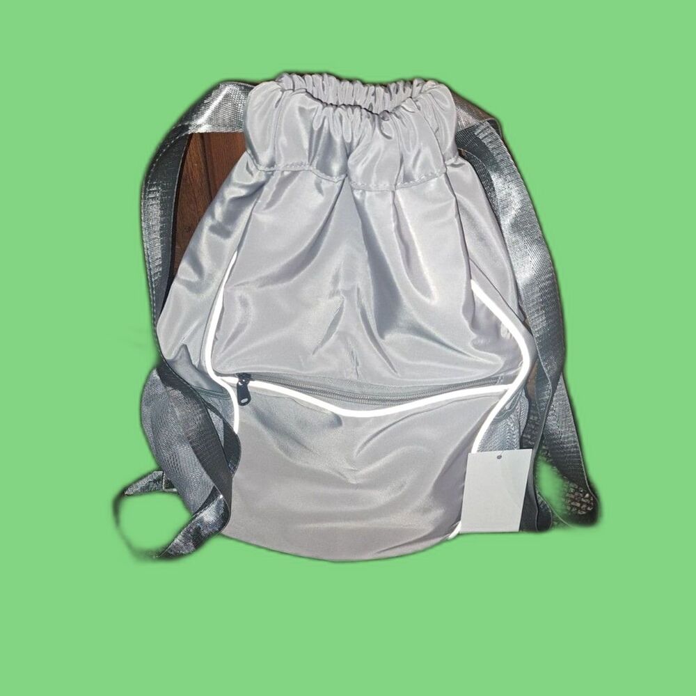 Drawstring Backpack Waterproof Casual Backpack for Men or Women Lt Grey/Silver